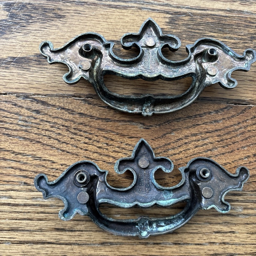 Vtg Keeler Brass Company Fleur De Lis Brass Patina Drawer Pull Handles Lot Of 8 - Picture 11 of 15